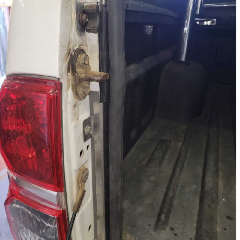 Dust Kit | Toyota Hilux 2005-2015