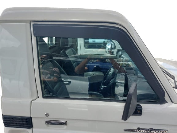 Toyota Landcruiser | Windowshields