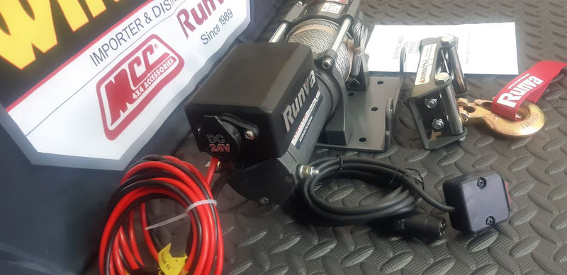 Runva | 3500LBS Steel Cable Winch x2 Remotes