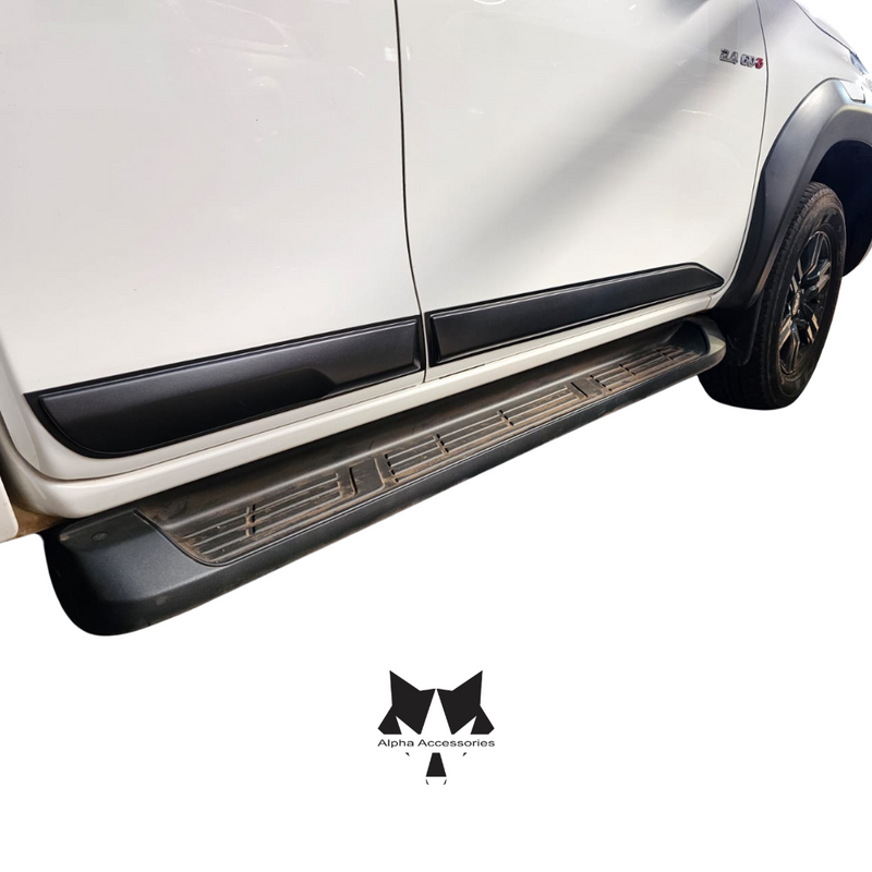 Toyota Hilux Extended Cab | Side Cladding 2016+