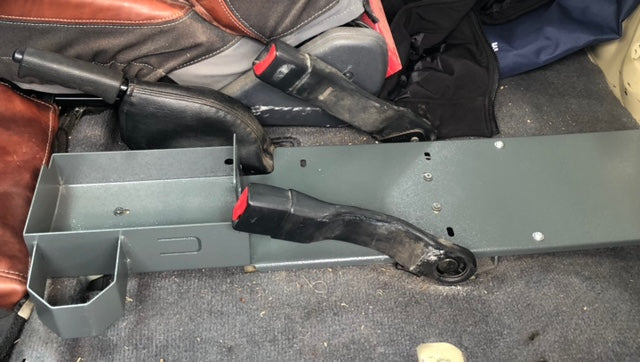 D.A.G | Land Cruiser 79 S/C 8L Center Fridge Bracket